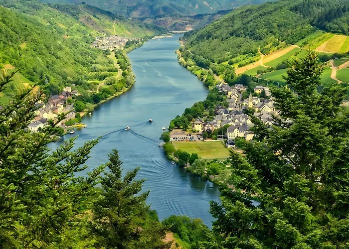 2 * Bernkastel-Kues